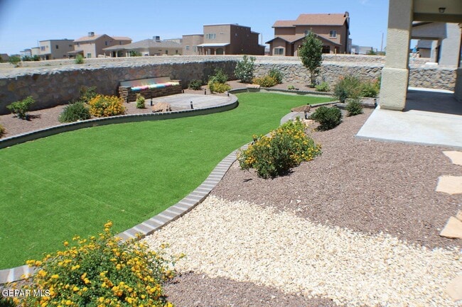 Building Photo - 940 Abe Goldberg Dr