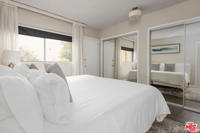 Building Photo - 18065 Coastline Dr