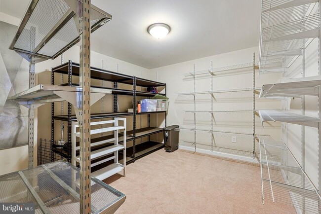 Building Photo - 1016 Trinity Gate St