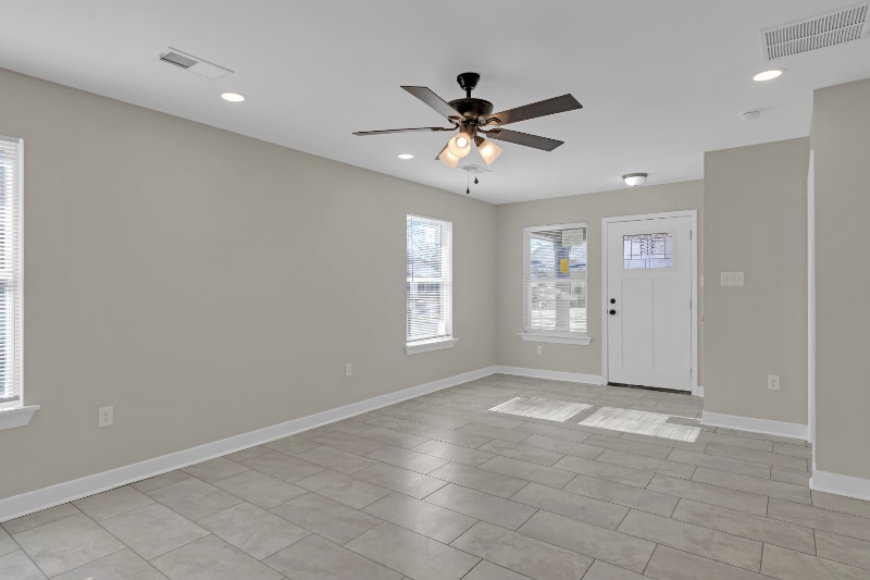 Building Photo - 830 David St