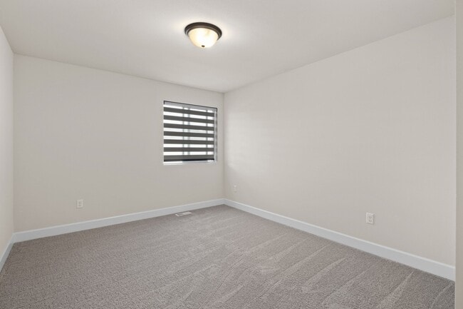Building Photo - 5613 Farmstead Pl