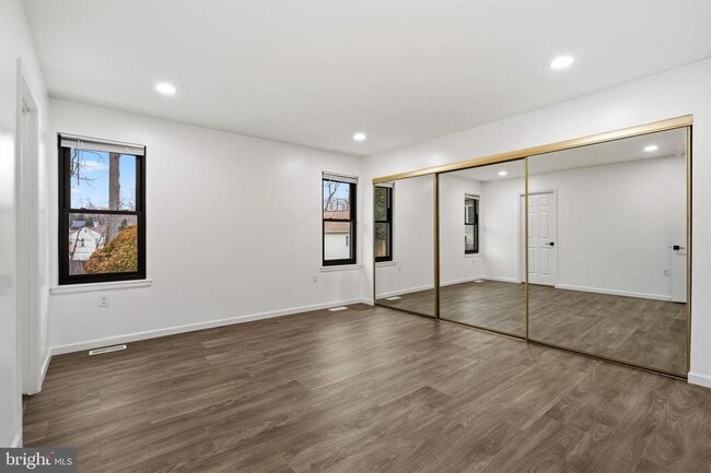 Building Photo - 2146 Woodford Rd