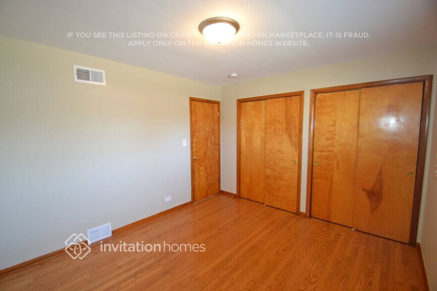 Building Photo - 150 E Winthrop Ave