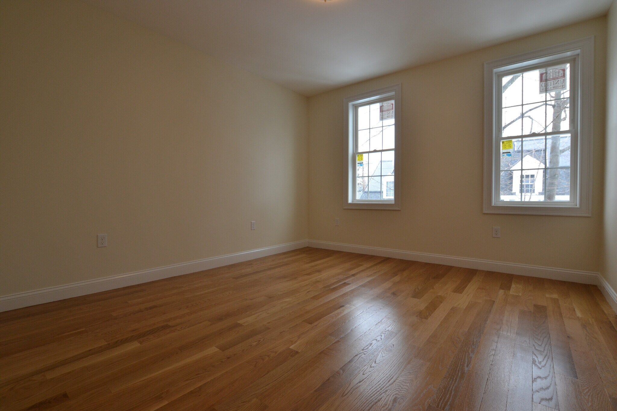 Building Photo - 37 1st St