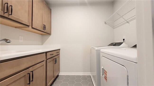 Building Photo - 5769 Tillman Way