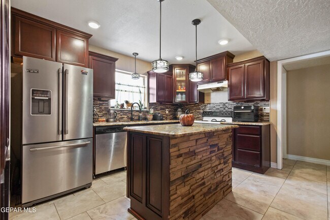 Building Photo - 8614 Holmsley Trail