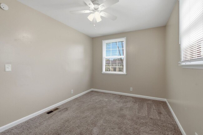 Building Photo - Charming 2-Story Bellevue Townhome in Nashville