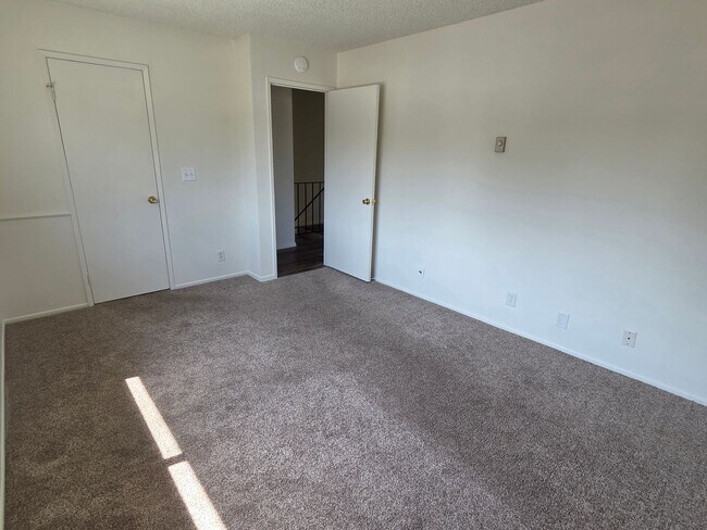 Building Photo - 2647 Spinnaker Ave
