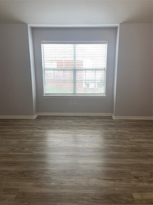 Building Photo - 3304 Twp Grove Ln