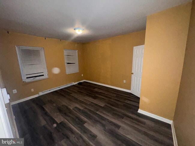 Building Photo - 410 Barbadoes St