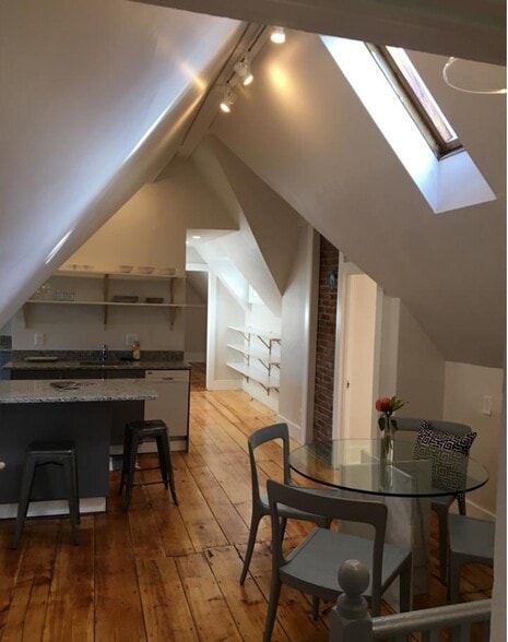 Building Photo - 58 Fessenden St