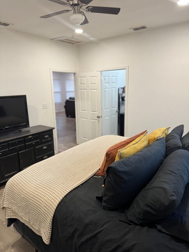 Building Photo - 211 S West - Merkel, TX