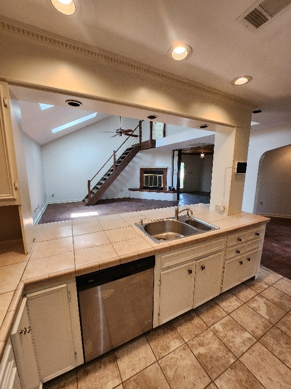 Building Photo - 542 S Deerfield Dr