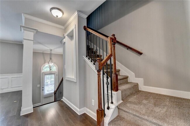 Building Photo - 812 Red Hart Ln