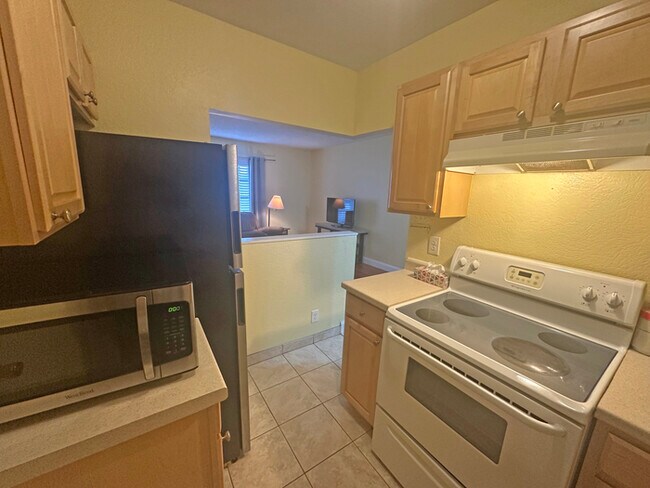 Building Photo - Welcome to charming 2-bedroom, 1-bathroom ...