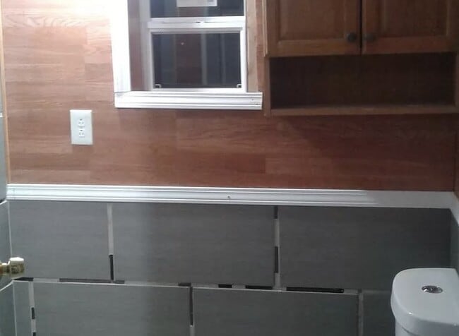 Building Photo - ELEGANT HOME