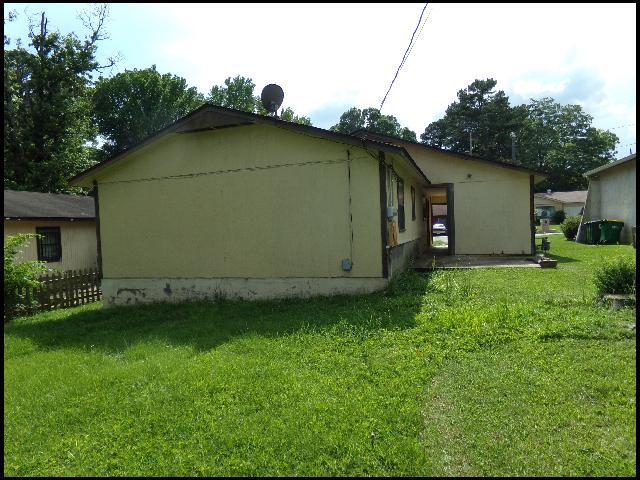 Building Photo - 3405 Malloy St