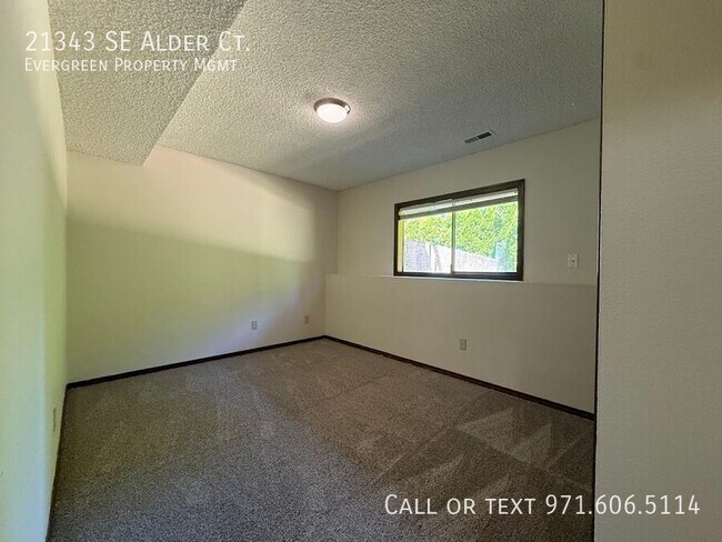 Building Photo - 21343 SE Alder Ct