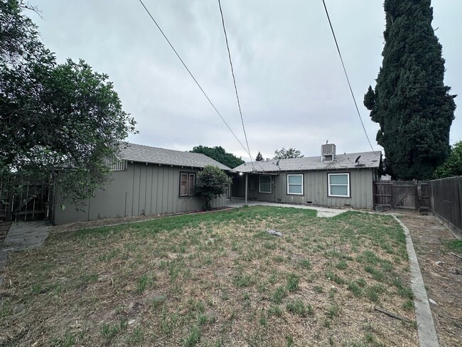 Building Photo - Charming Home for rent coming soon!