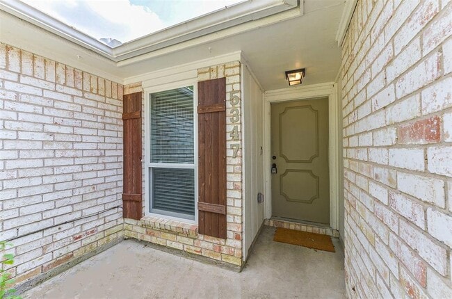 Building Photo - 5347 Lincoln Green Dr