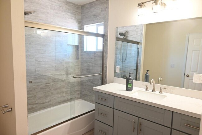 Building Photo - 20503 Madrona Ave