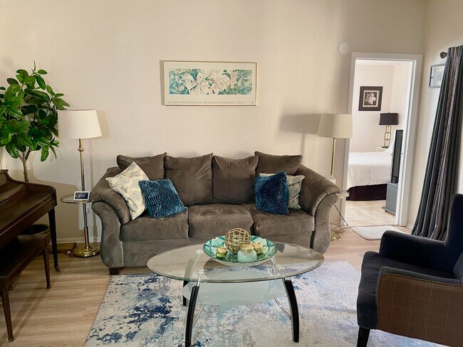 Building Photo - 64 Pine Track