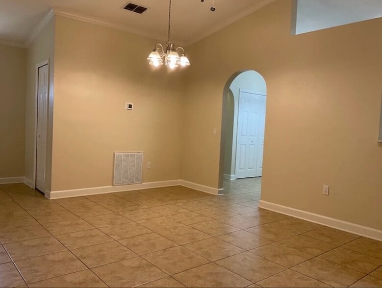 Building Photo - 44154 Halcom Ave
