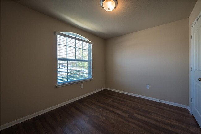 Building Photo - 13317 Brahmin Dr