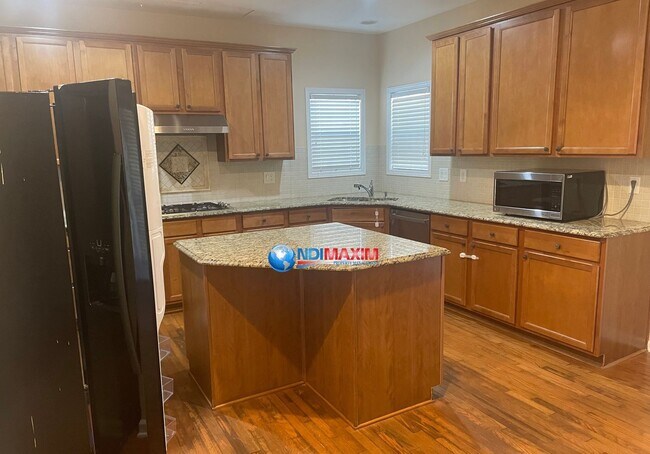 Building Photo - Coming Soon - Spacious 2-story house in th...