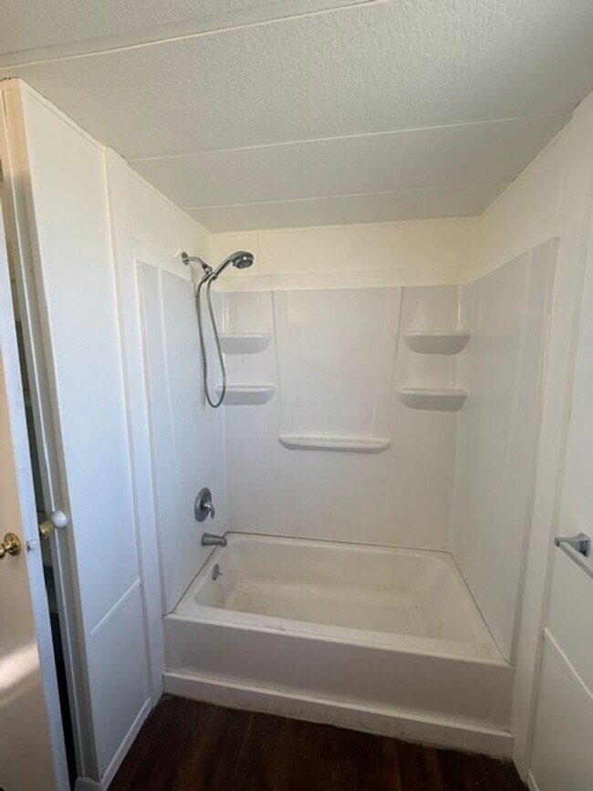 Building Photo - 3 bedroom single wide in Rydon