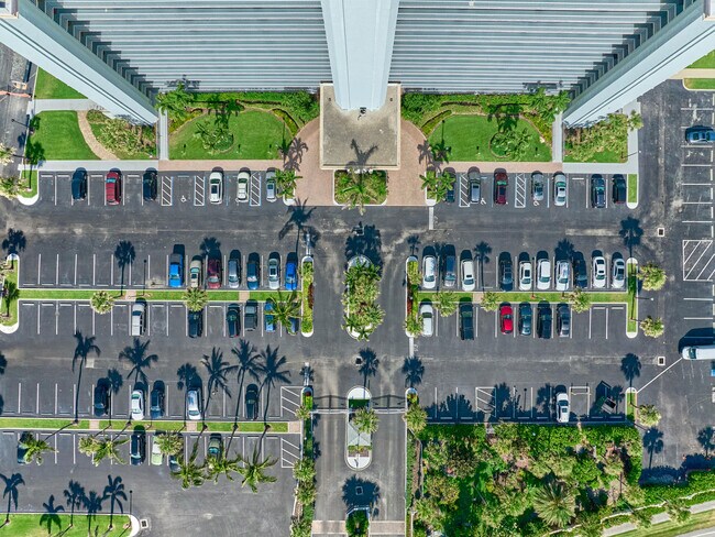 Building Photo - 10600 S Ocean Dr