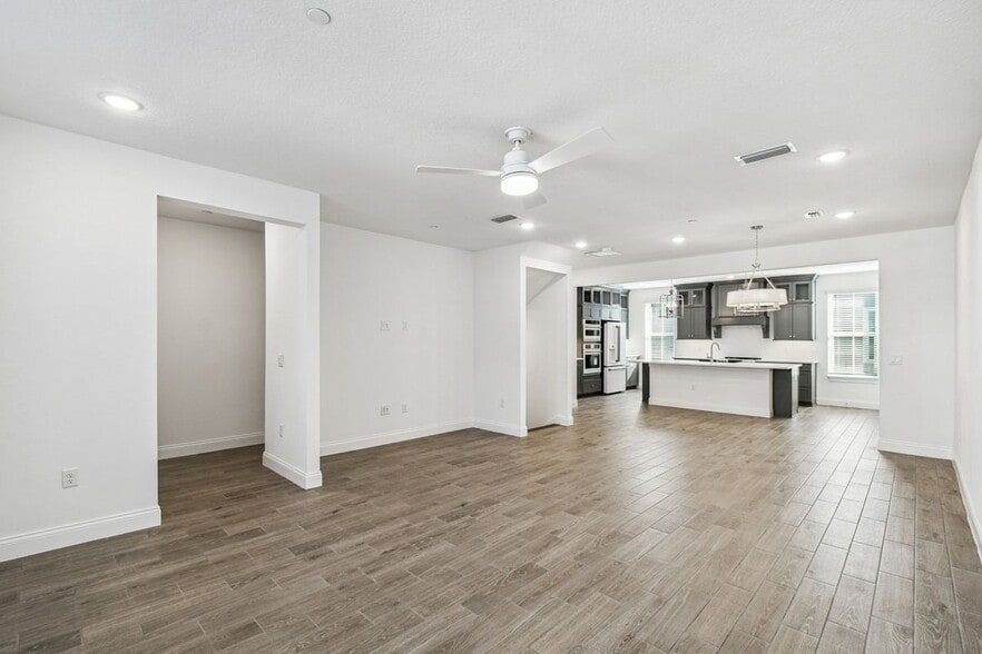 Building Photo - 1927 Risby Aly