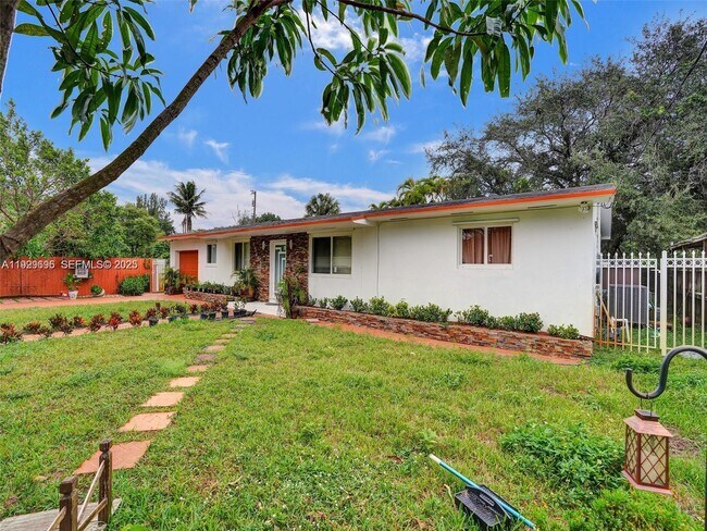 Building Photo - 15455 N Miami Ave