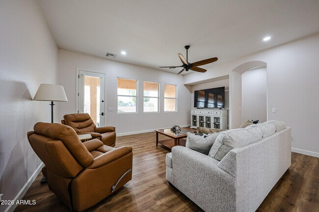 Building Photo - 14383 W Monte Vista Rd