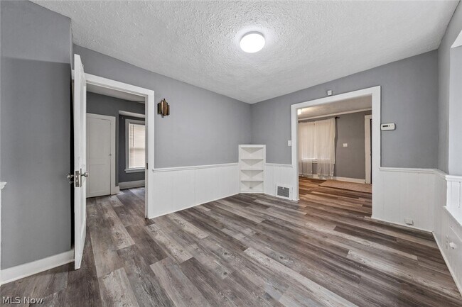 Building Photo - 3753 W 139th St