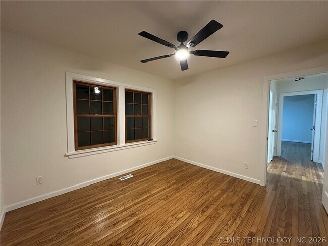 Building Photo - 1235 S Gary Pl