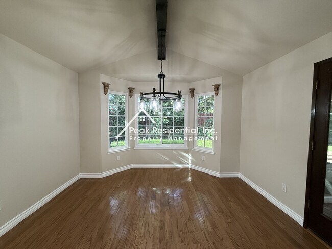 Building Photo - Spacious 3bd/2ba Carmichael Home With Sun Room
