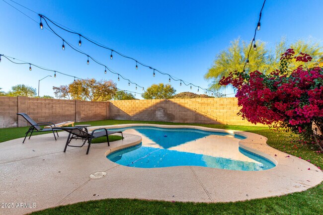 Building Photo - 3726 W Villa Linda Dr