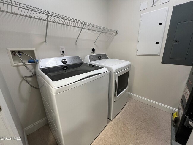 Building Photo - 60 Weibel Ave