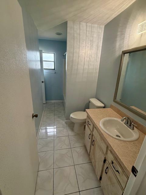 Building Photo - 11 Hemlock Circle Ter