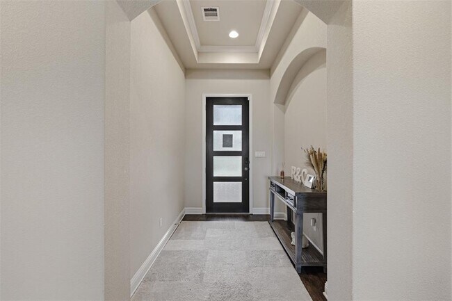 Building Photo - 654 Linden Lp