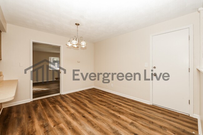 Building Photo - 120 Hilltop Dr