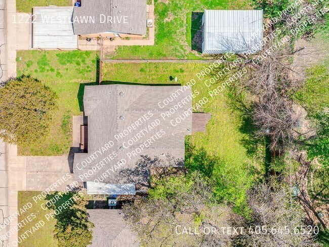 Building Photo - 1222 Westlawn Dr