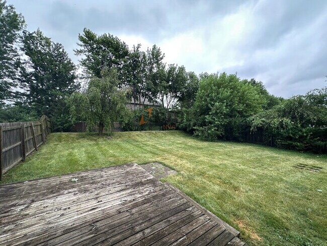 Building Photo - 711 Wellington Dr