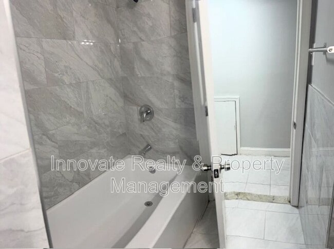 Building Photo - 2819 Comly Rd