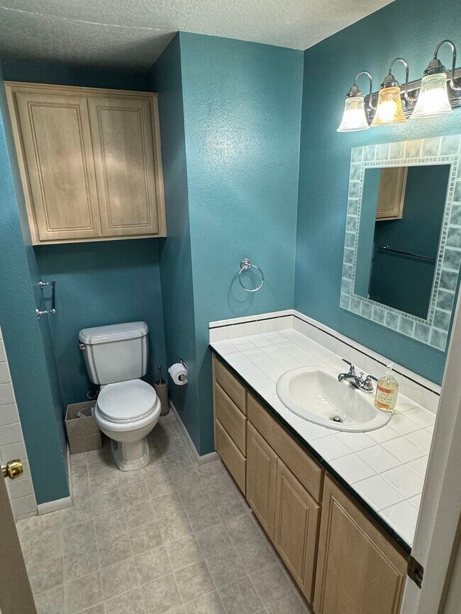 Building Photo - 3 Bedroom House off Harlow Rd.