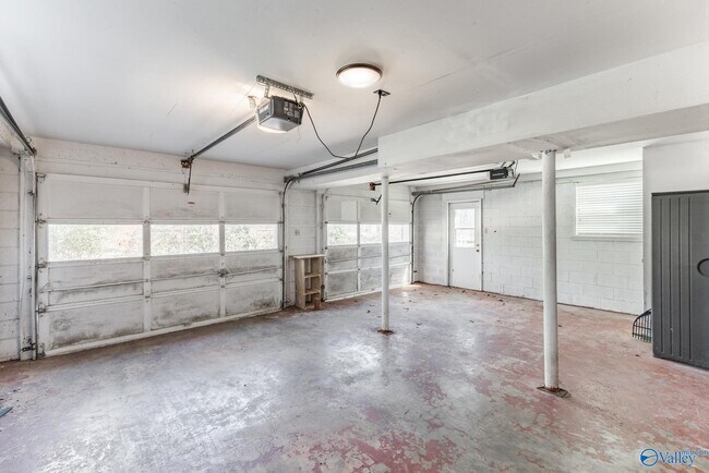 Building Photo - 1116 Tyler Rd NW