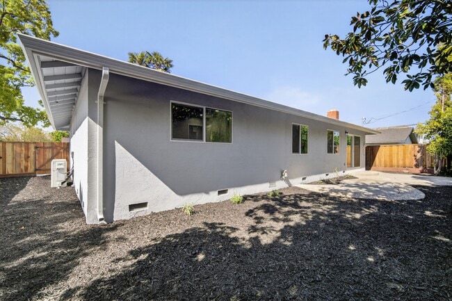 Building Photo - 7898 Fiesta Ln