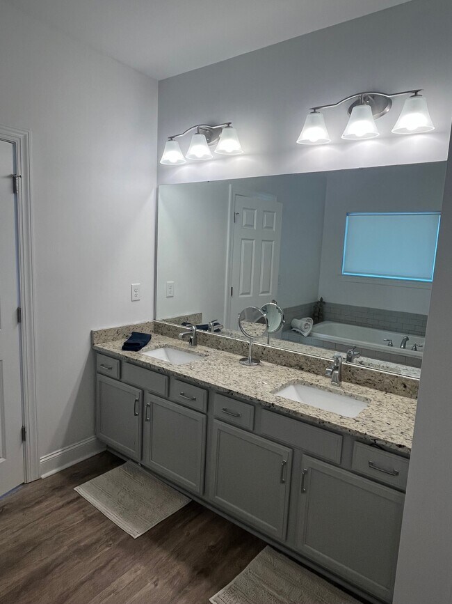 Building Photo - 335 McAlister Rd