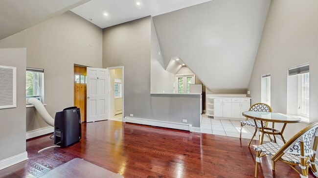 Building Photo - 570 Hathaway Cir